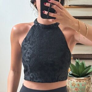 Forever 21 cropped black lace crop
size small 
excellent condition, like new